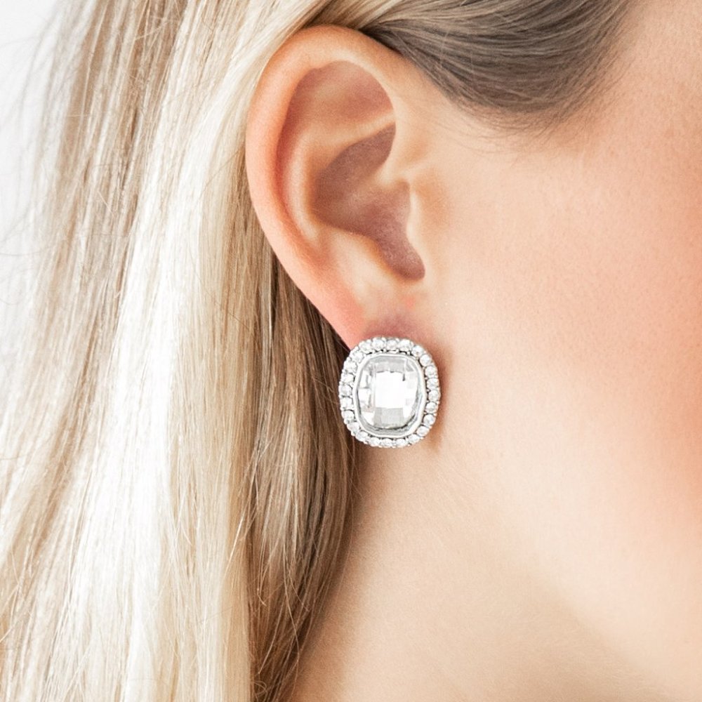 The Modern Monroe - White